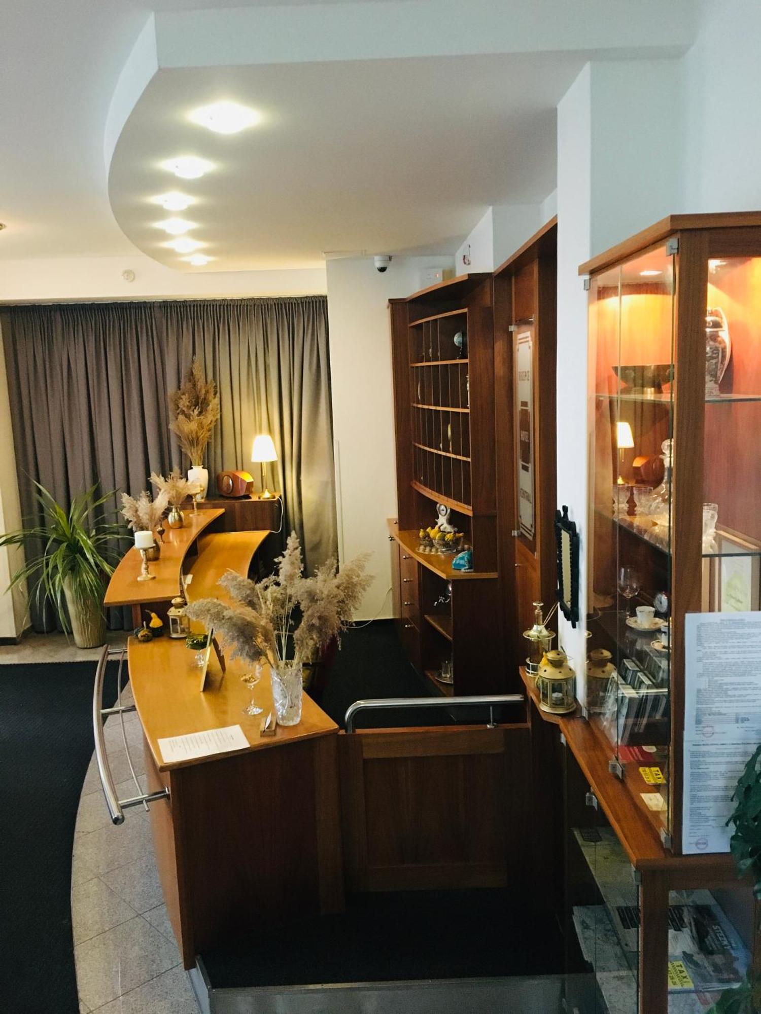 Penzion Hotelu Central Dvůr Králové nad Labem Bagian luar foto