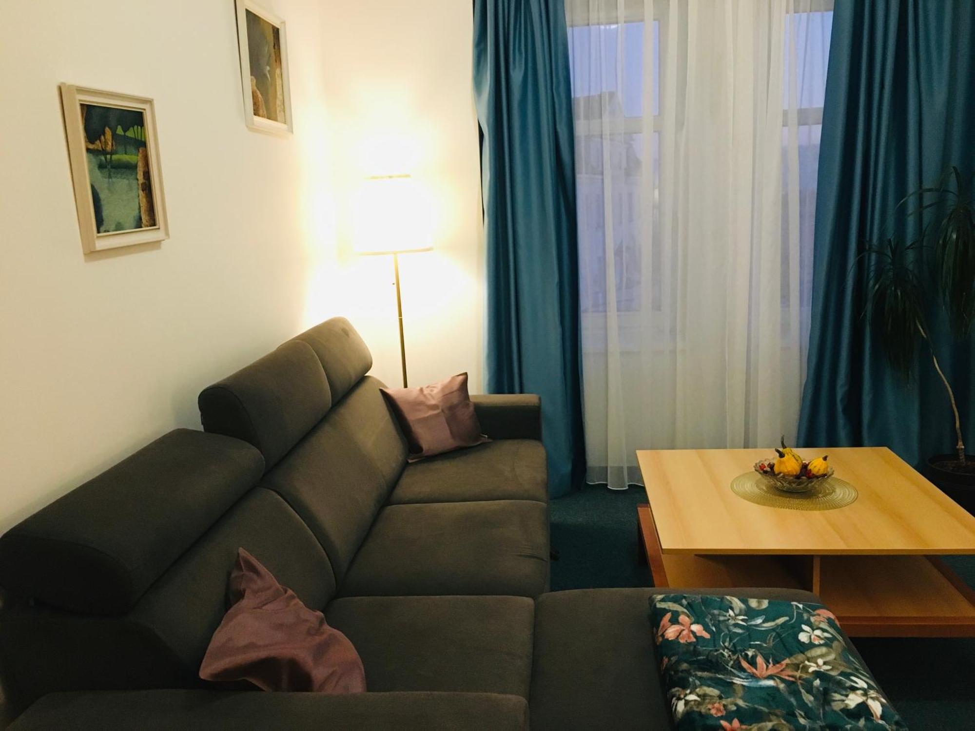Penzion Hotelu Central Dvůr Králové nad Labem Bagian luar foto