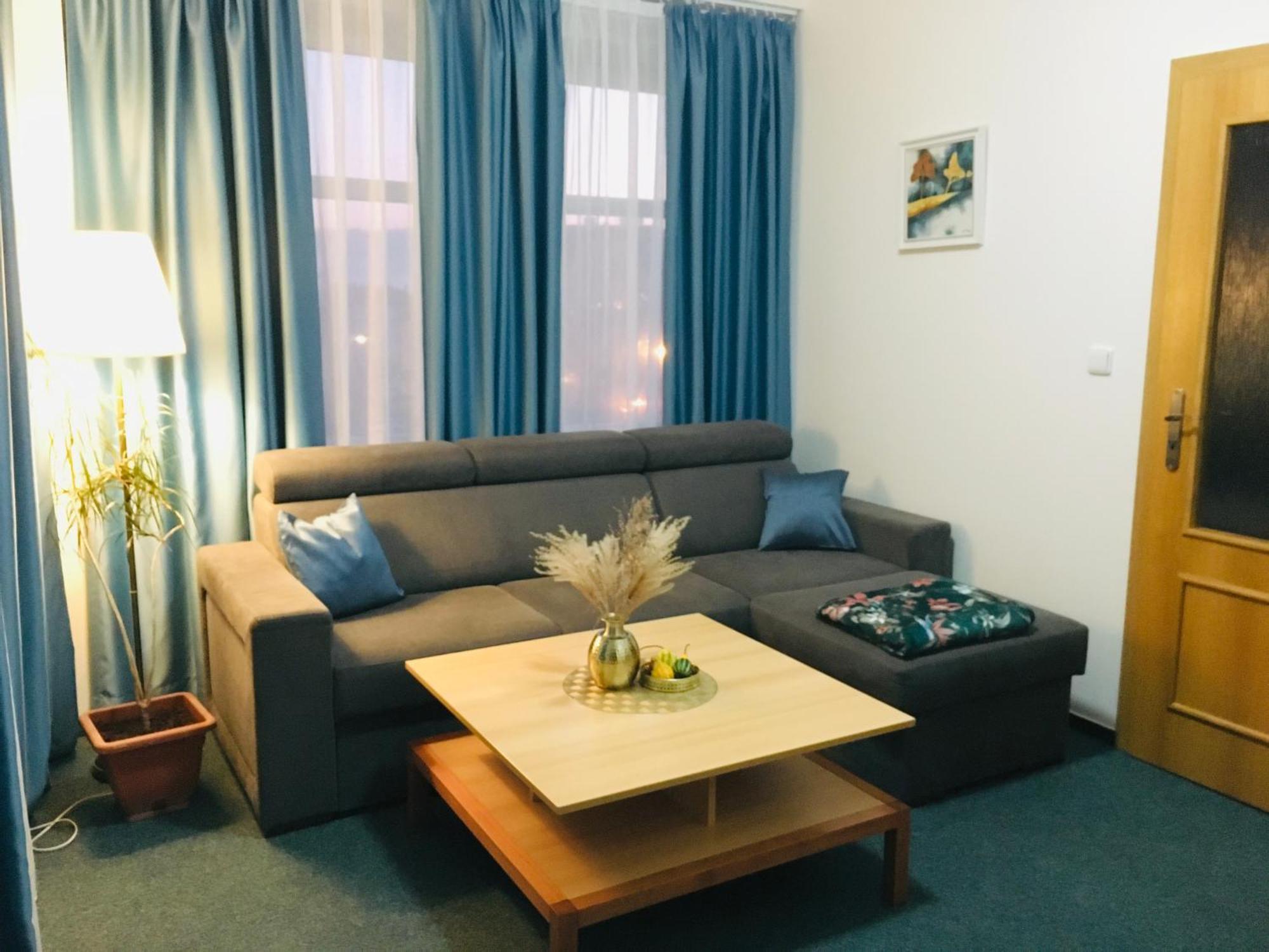 Penzion Hotelu Central Dvůr Králové nad Labem Bagian luar foto