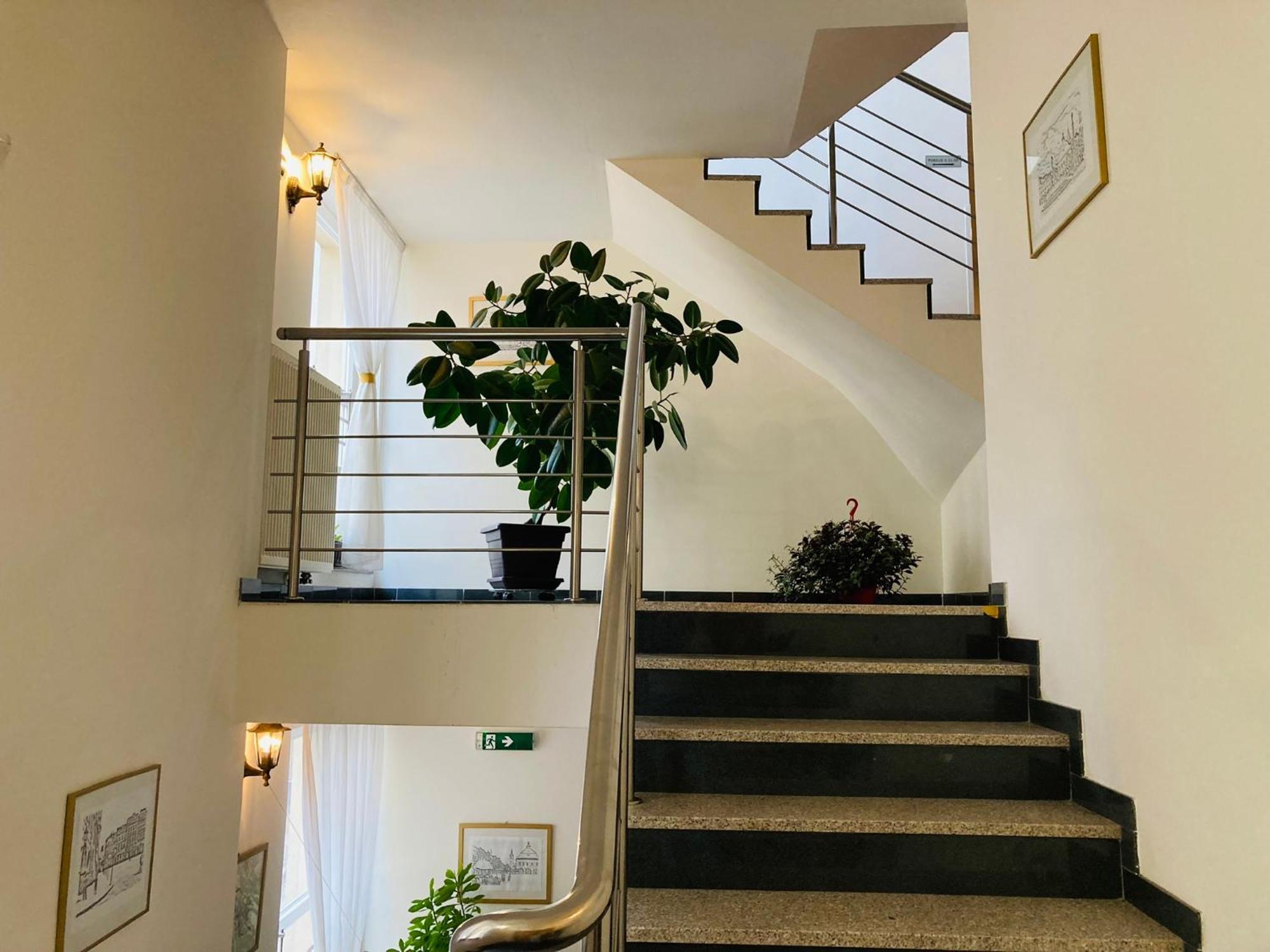 Penzion Hotelu Central Dvůr Králové nad Labem Bagian luar foto